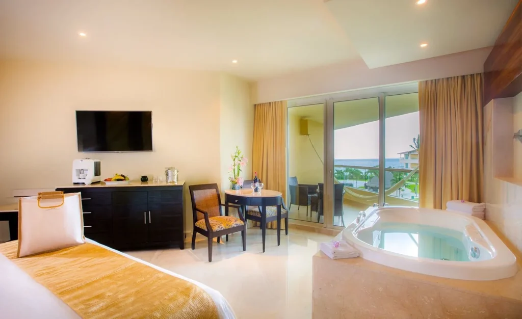 Superior Honeymoon Suite